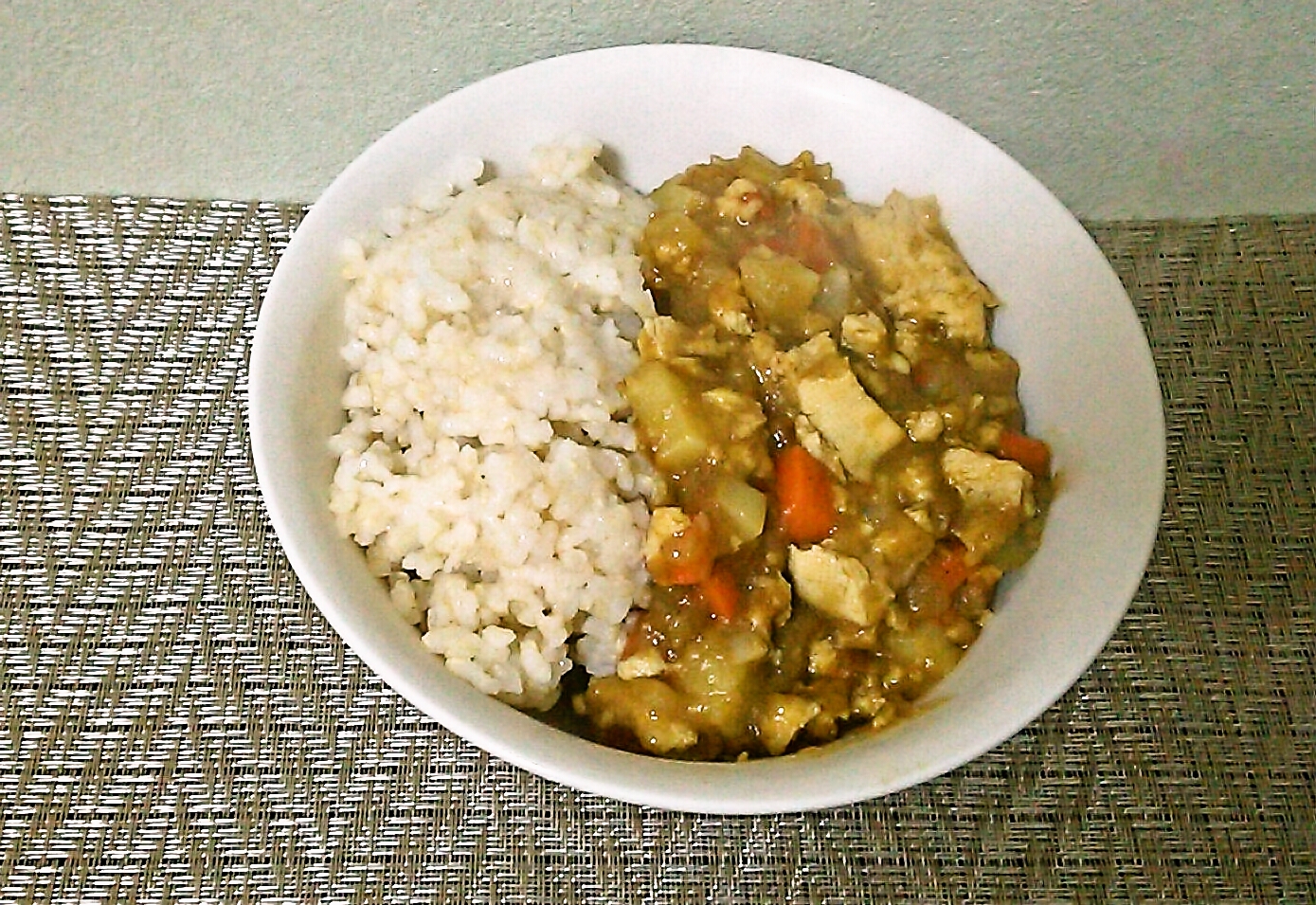カレーの肉を豆腐で代用して貧乏飯 貧乏飯レシピ